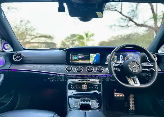 Mercedes-Benz E200 2016 Nyeupe - 1