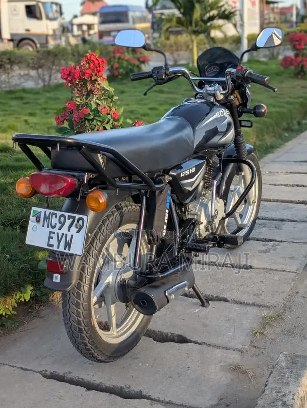 Bajaj Boxer 125 2026 Black - 1