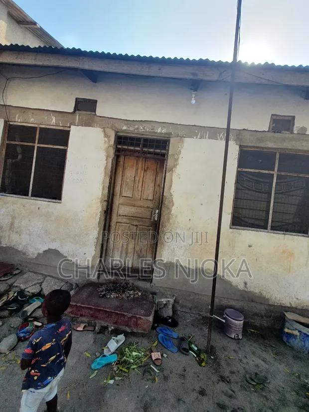 8 Bedroom House for Sale in Chama, Ukonga - 1