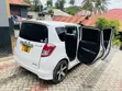 Toyota Ractis 1.5 AWD 2007 Nyeupe - 2