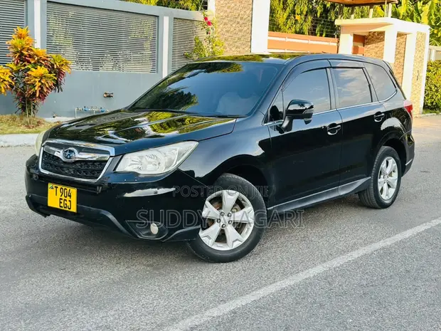 Subaru Forester 2014 Nyeusi - 1