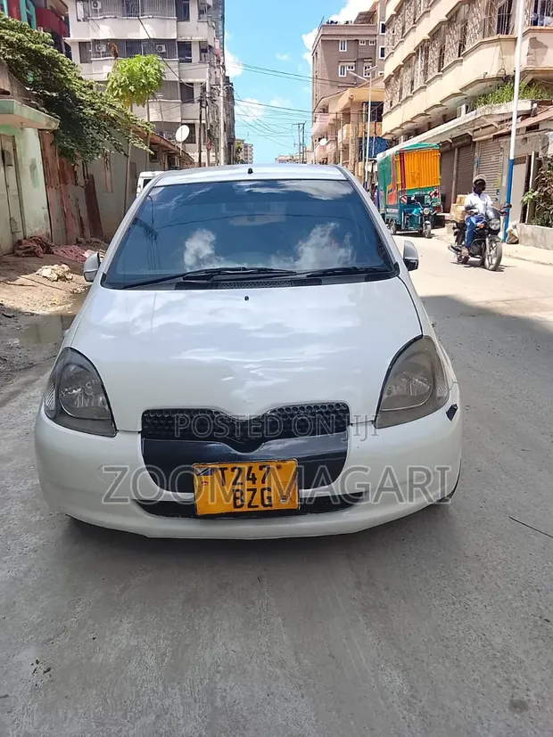 Toyota Vitz 2003 - 1