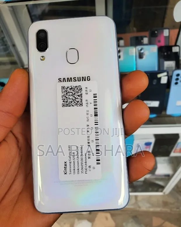 Samsung Galaxy A40 64GB White - 1