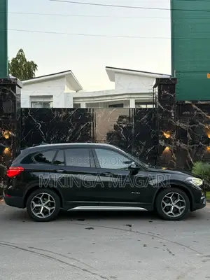 BMW X1 xDrive28i AWD 2016 Nyeusi