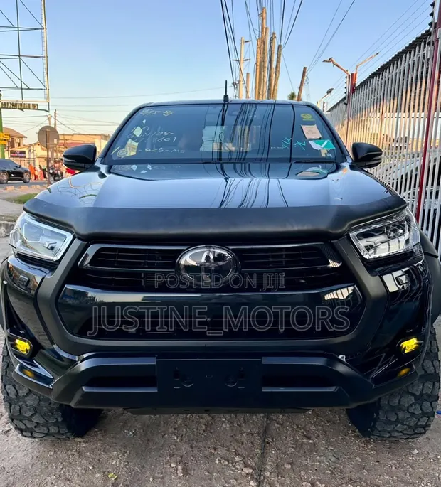 Toyota Hilux Z TRD 2021 Black - 1