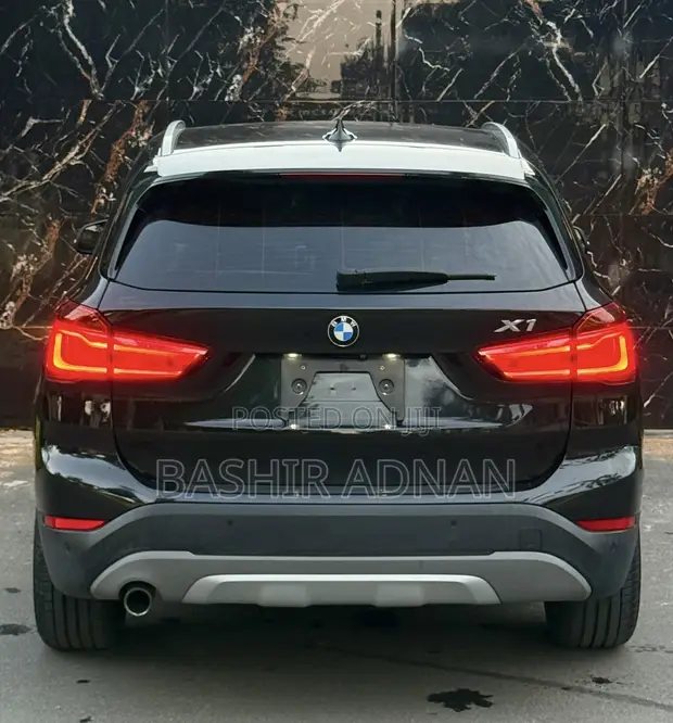 BMW X1 xDrive28i AWD 2016 Nyeusi - 1