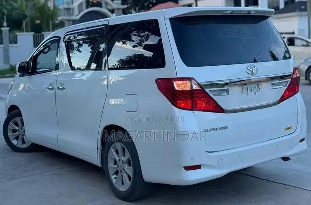 Toyota Alphard 2010 - Nyeupe Lisi - 1