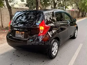 Nissan Note 2014 Nyeusi
