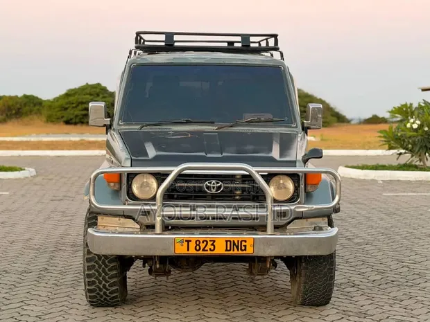 Toyota Land Cruiser 90 1997 Gray - 1