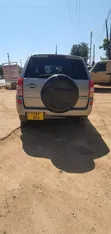 Suzuki Escudo 2005 Nyeupe - 2