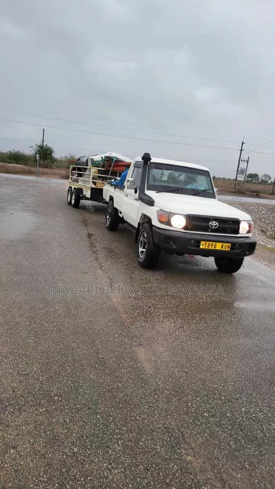 Toyota Land Cruiser 2007 Nyeupe - 1