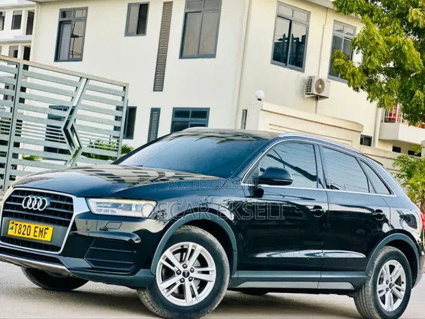 Audi Q3 2015 Nyeusi - 1