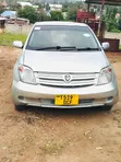 Toyota IST 2004 Silver - 1