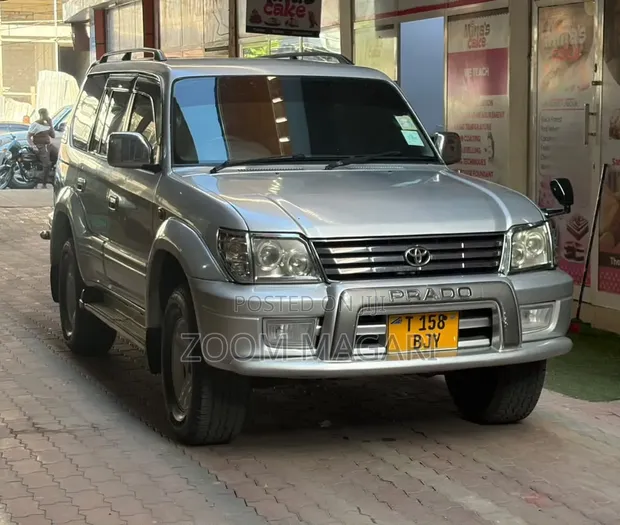 Toyota Land Cruiser Prado 2002 Nyeupe - 1