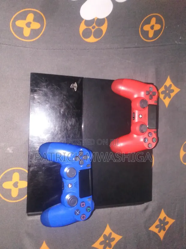 PlayStation PS4 - 1