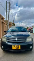Toyota IST 2005 Nyeusi - 3