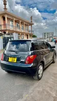 Toyota IST 2005 Nyeusi - 4