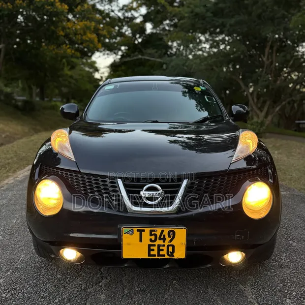 Nissan Juke 2012 Nyeusi - 1