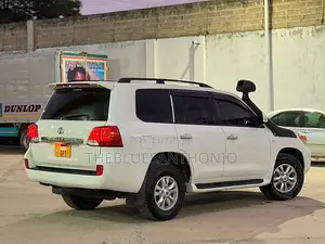 Toyota Land Cruiser GX Series 200 2009