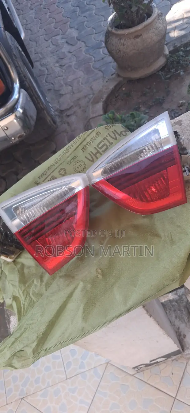BMW 3 Series Inner Tail Light (Used) - 1