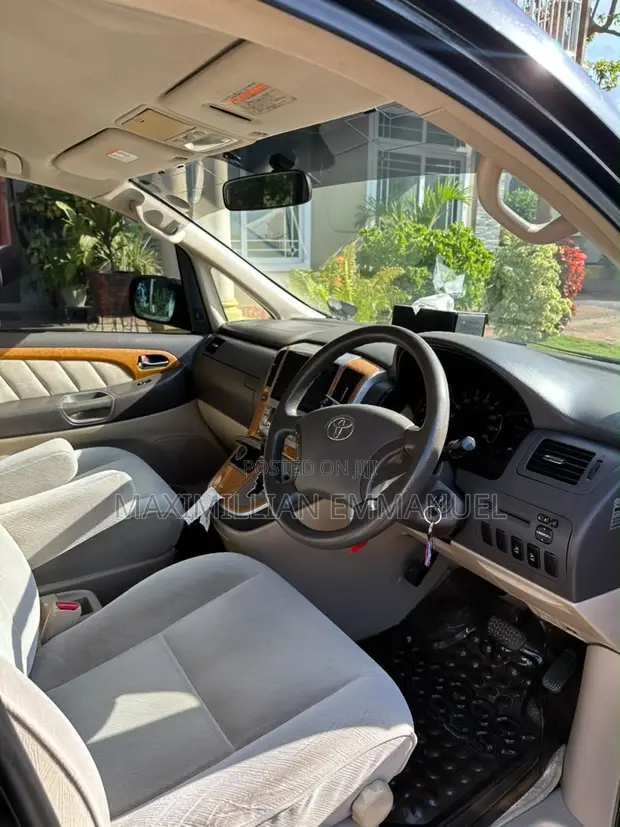 Toyota Alphard 2007 Nyeusi - 1