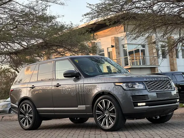 Land Rover Range Rover Vogue 2015 Gray - 1
