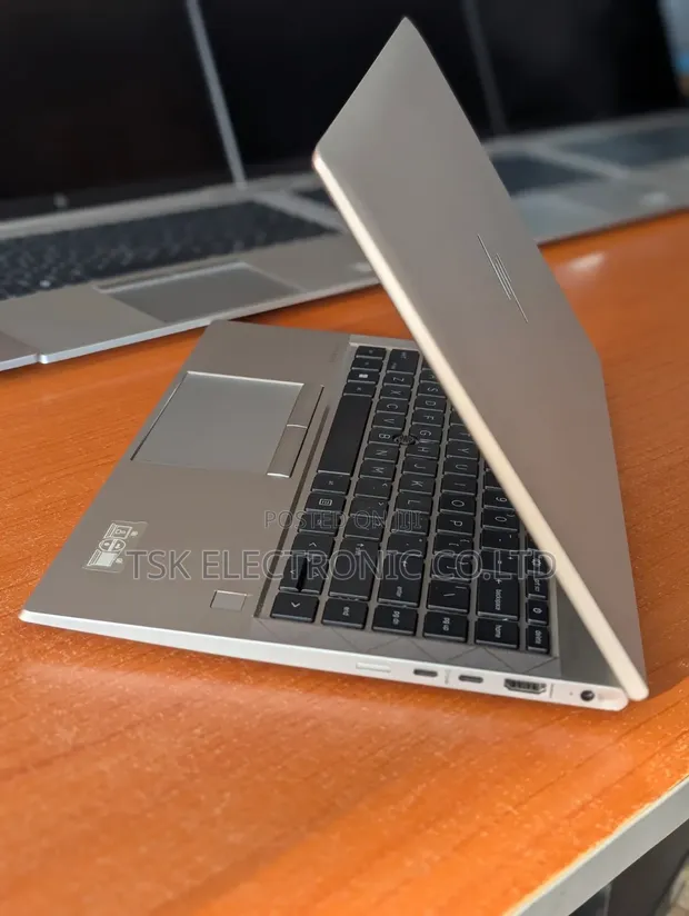 Laptop HP EliteBook 845 G8 16GB RAM, 256GB SSD - 1