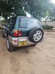 Toyota RAV4 2004 Kijani - 2