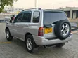 Suzuki Escudo 2005 Nyeupe - 1