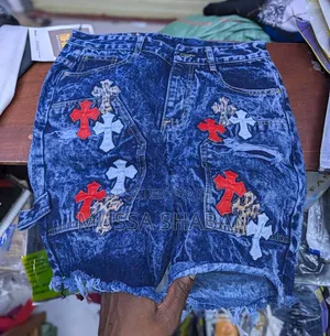 Knee-Length Jeans za Kawaida kwa Wanaume
