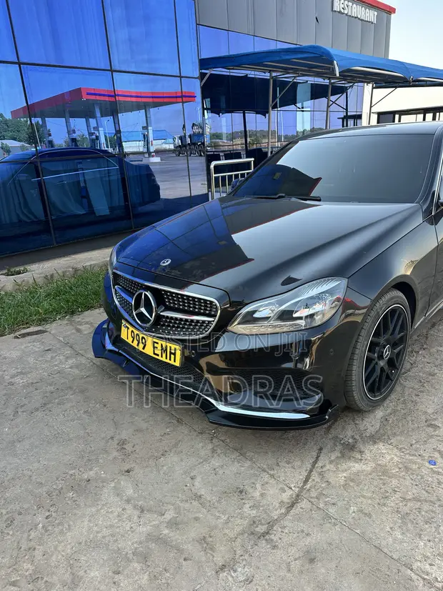 Mercedes-Benz E200 2014 Nyeusi - 1