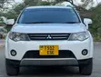 Mitsubishi Outlander 2011 Nyeupe - 1