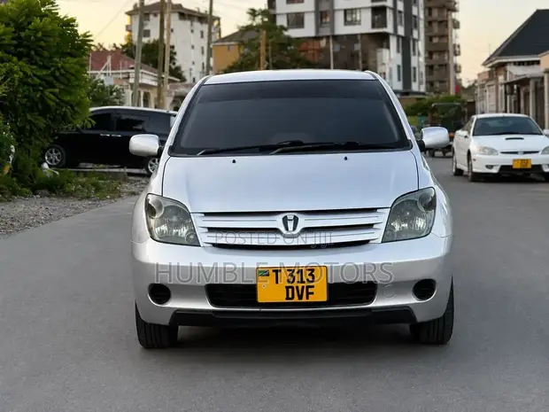 Toyota IST 2006 Silver - 1