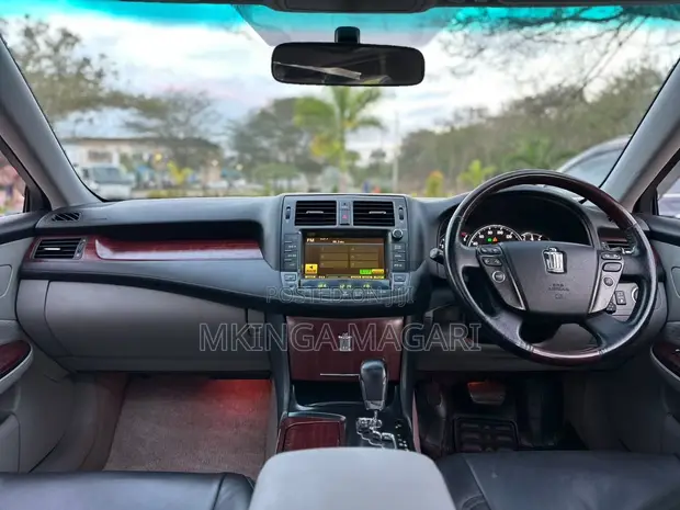 Toyota Crown 2009 Black - 1