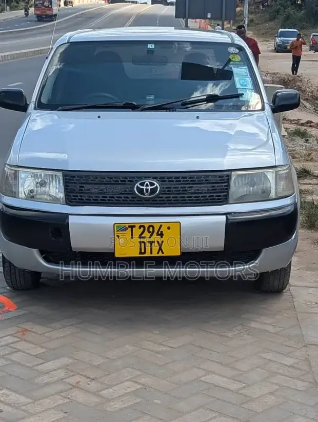 Toyota Probox 2006 Silver - 1