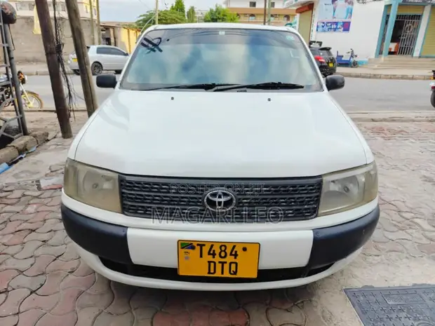 Toyota Probox 1.4 DT DX 2WD 2004 Nyeupe - 1