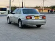 Toyota Carina 2001 Nyeupe - 1