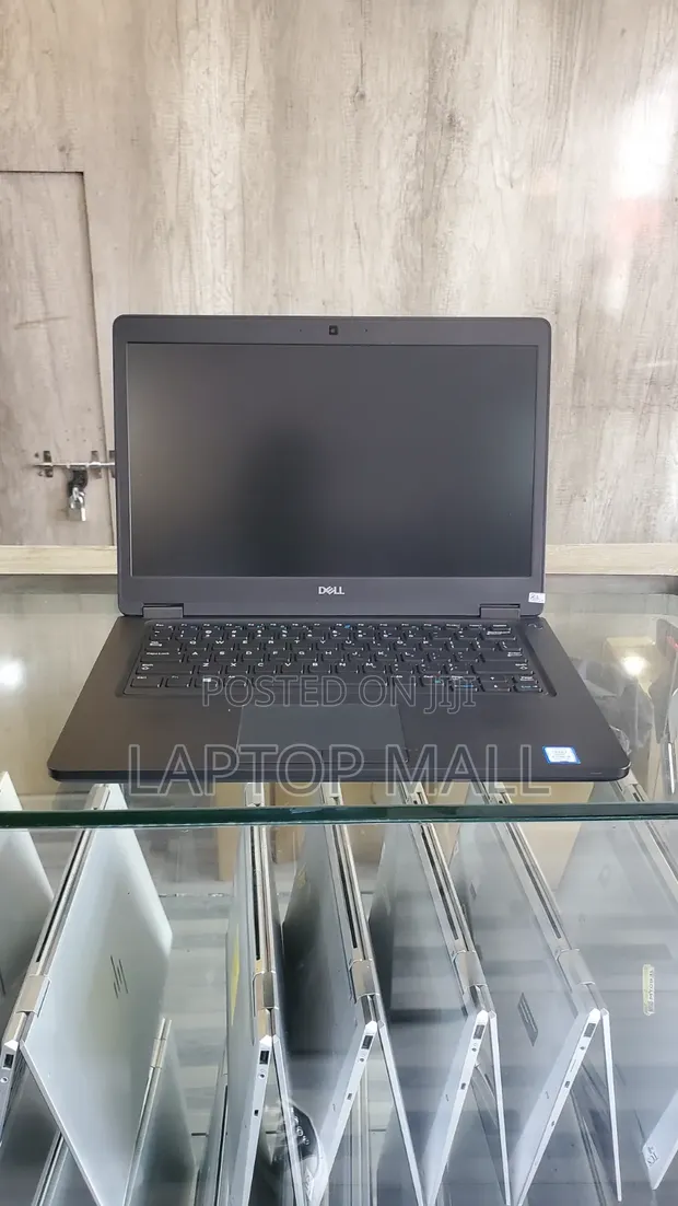 Dell Precision 5490 Laptop - Intel Core i5, 8GB RAM, 256GB SSD - 1