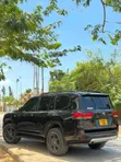 Toyota Land Cruiser LC300 2024 Nyeusi Matt - 4