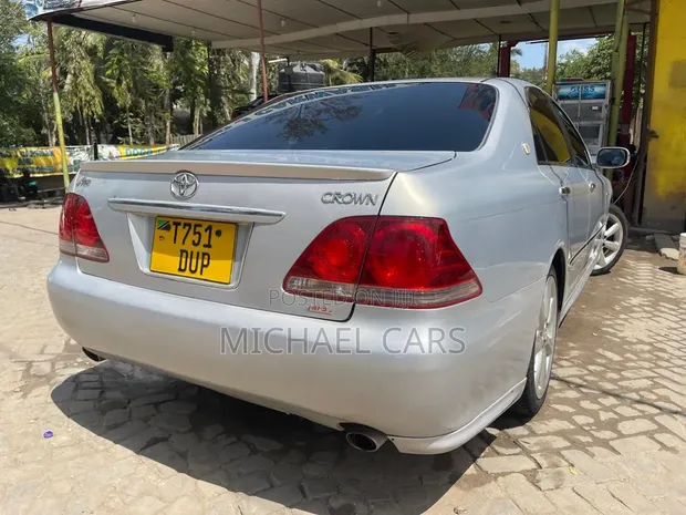 Toyota Crown Athlete 2006 Nyeupe - 1