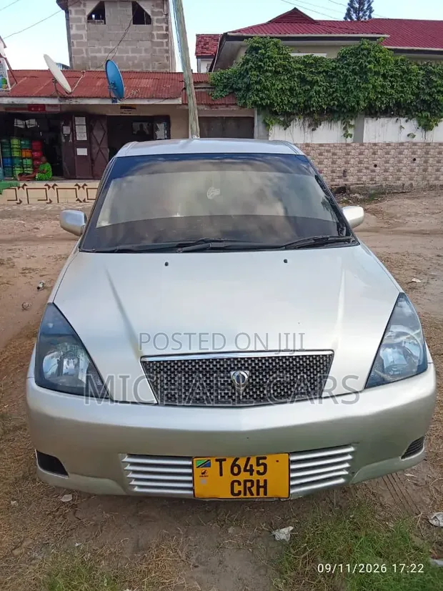 Toyota Opa 2003 Nyeupe - 1