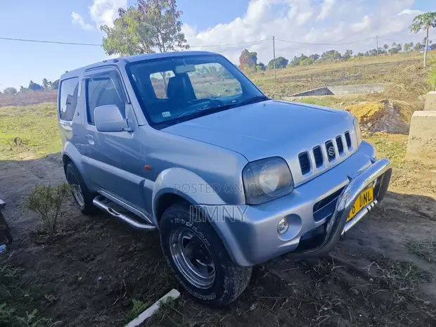 Suzuki Jimny 2002 Nyeupe - 1