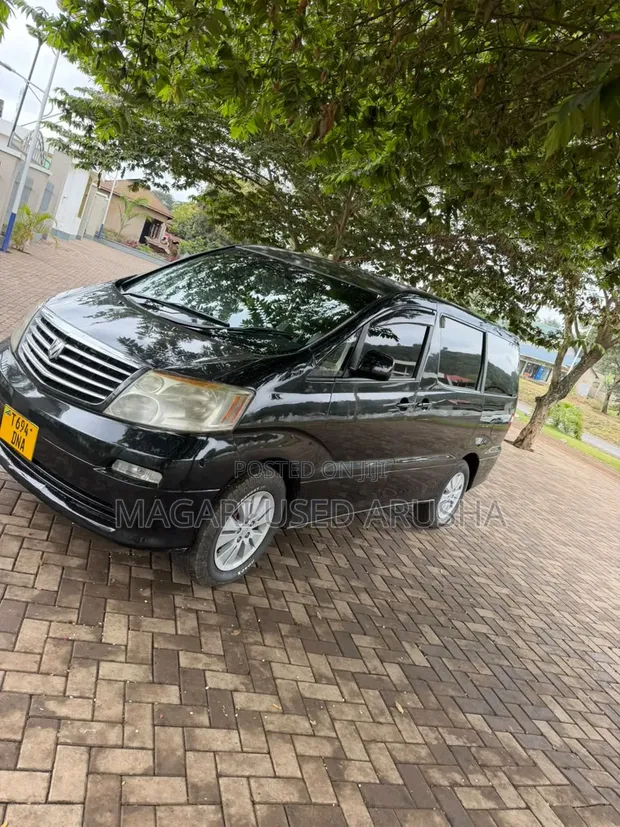 Toyota Alphard 2004 Nyeusi - 1