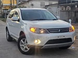 Mitsubishi Outlander 2006 Nyeupe