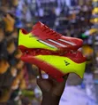 Viatu vya Mpira wa Miguu vya Adidas kwa Wanaume - Nyekundu - 1