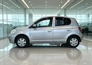 Toyota Vitz 2004 Dhahabu