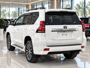 Toyota Land Cruiser Prado 2021 Nyeupe