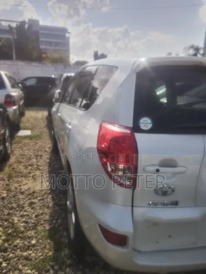 Toyota RAV4 2006 Nyeupe