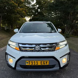 Suzuki Grand Vitara 2015 Nyeupe