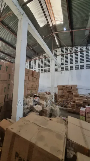 Godown/Warehouse na Ofisi na AC kwa Ajili ya Kukodisha - 300 SQM